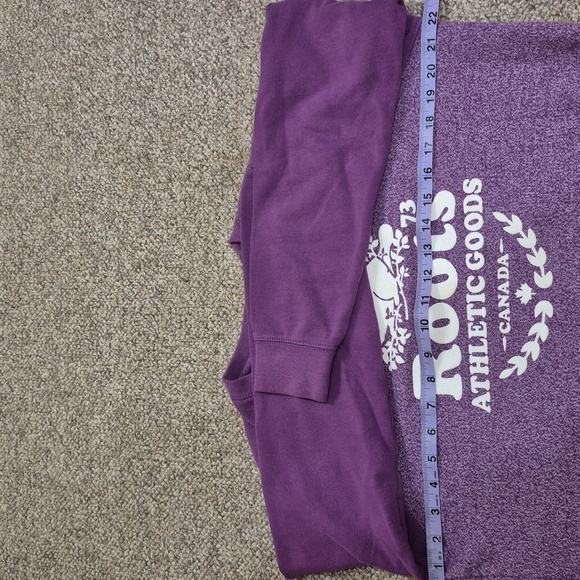 Roots Womens Crew Neck Sweater Size M EUC - Picture 6 of 7